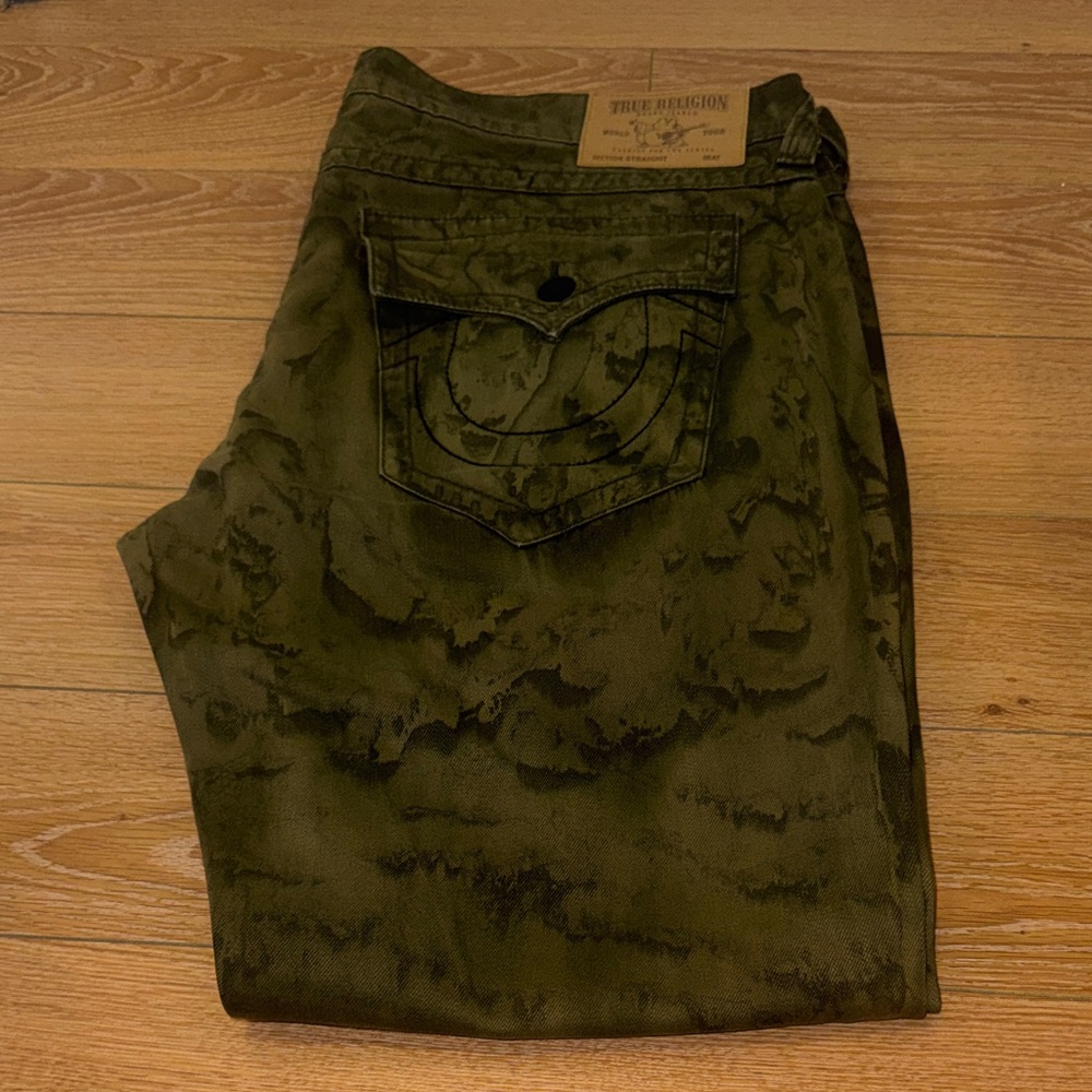 True Religion Men's Olive Cargo Jeans with Subtle Distress